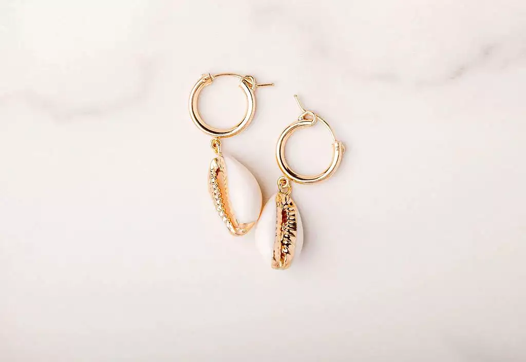 Punkwasp Earrings - Golden Cowrie