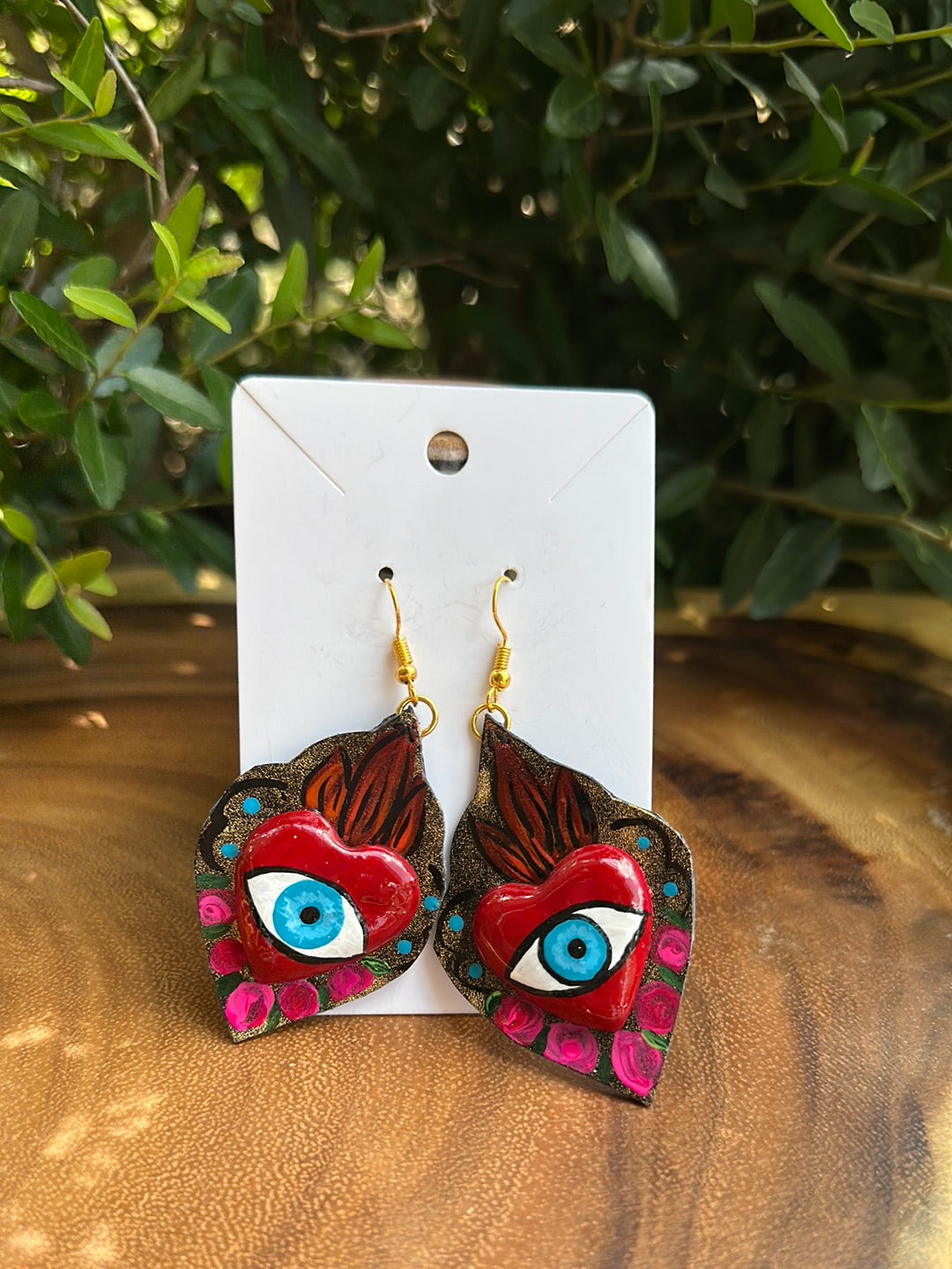 Sagrado corazón/ojo earrings